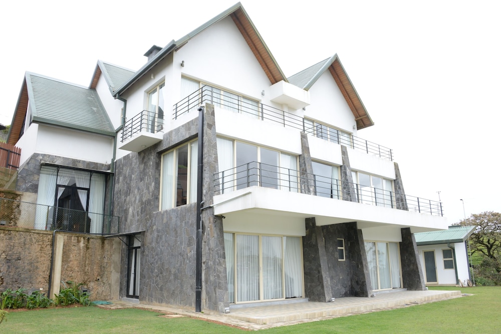 Serenus Boutique Villa 6/64