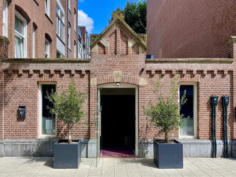 Hotel Van Gogh 46/54