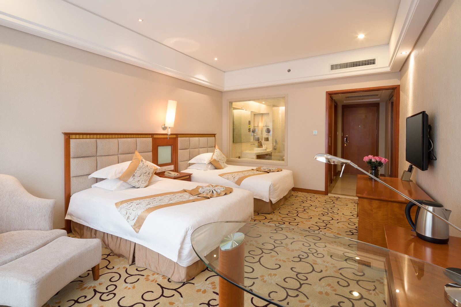 DELUXE, SUITE