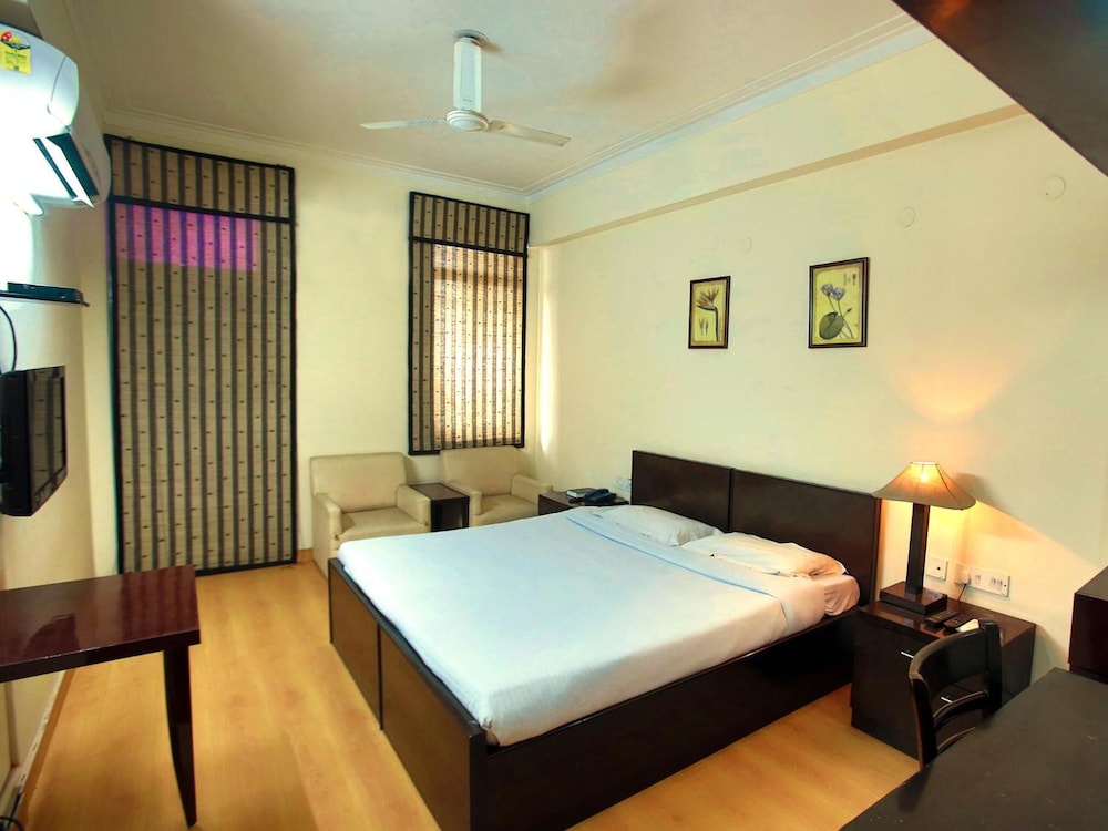 Ymca Tourist Hostel 26/43