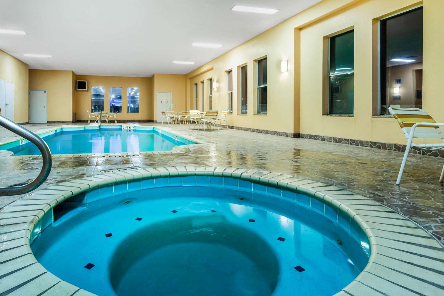 swimming pool spa