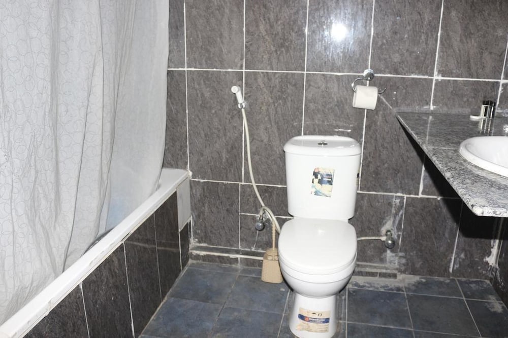 Royal Charlin Hotel And Suites 24/24