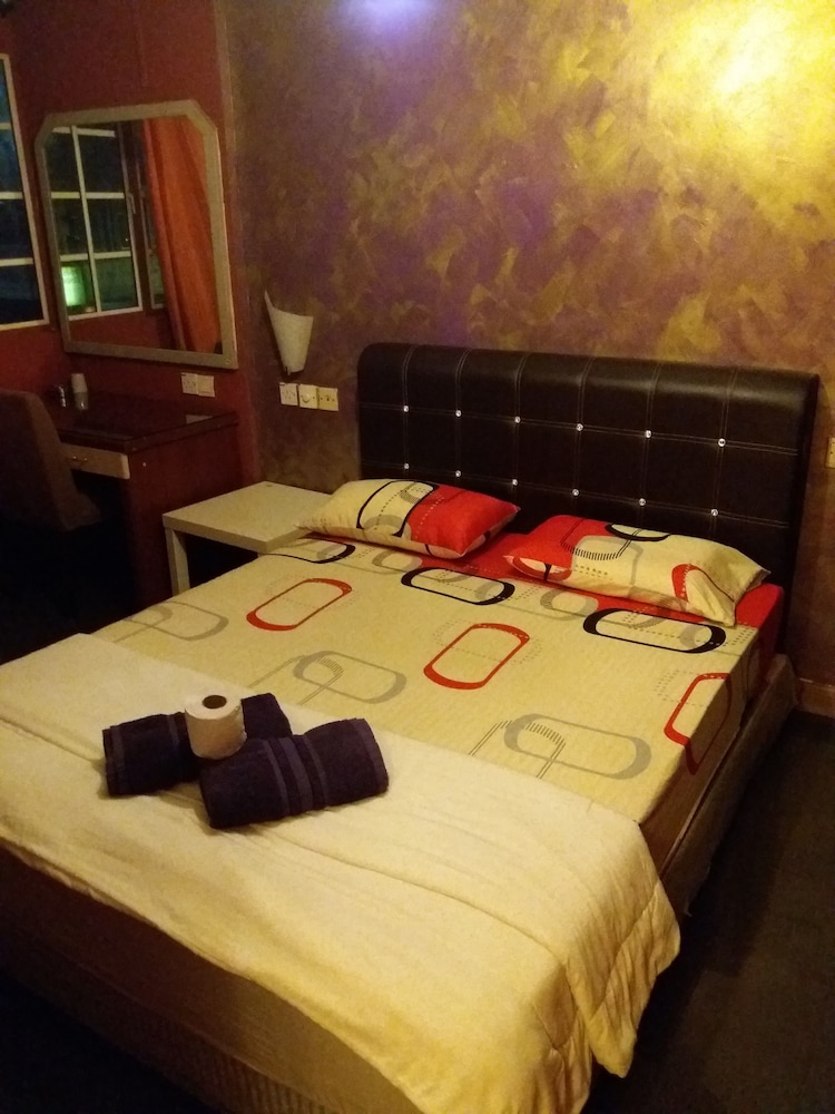 CITY INN HOTEL 25/33