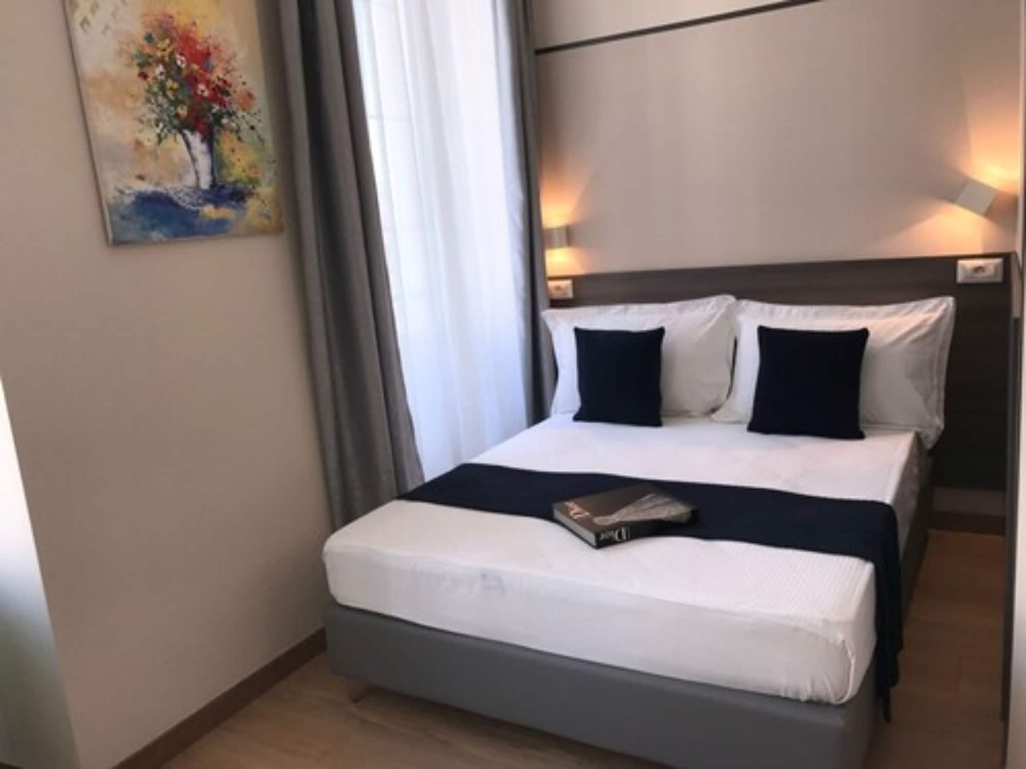 Double Bed, Street View, Balcony