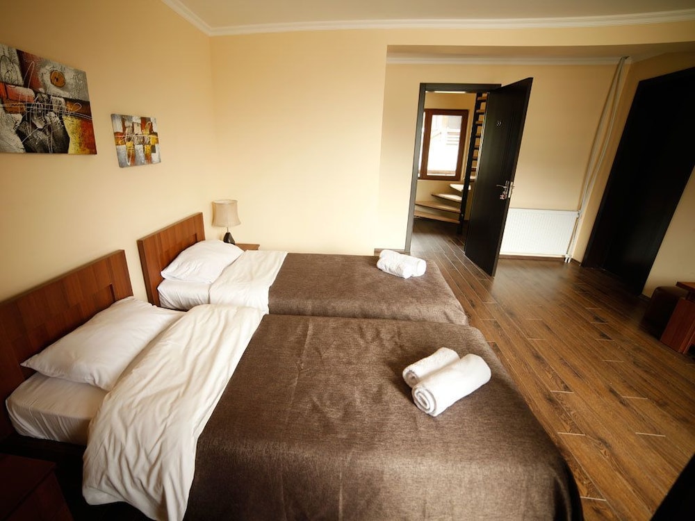 Hotel Banguriani 7/20