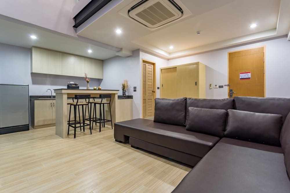 ONE LOFT HOTEL 35/50