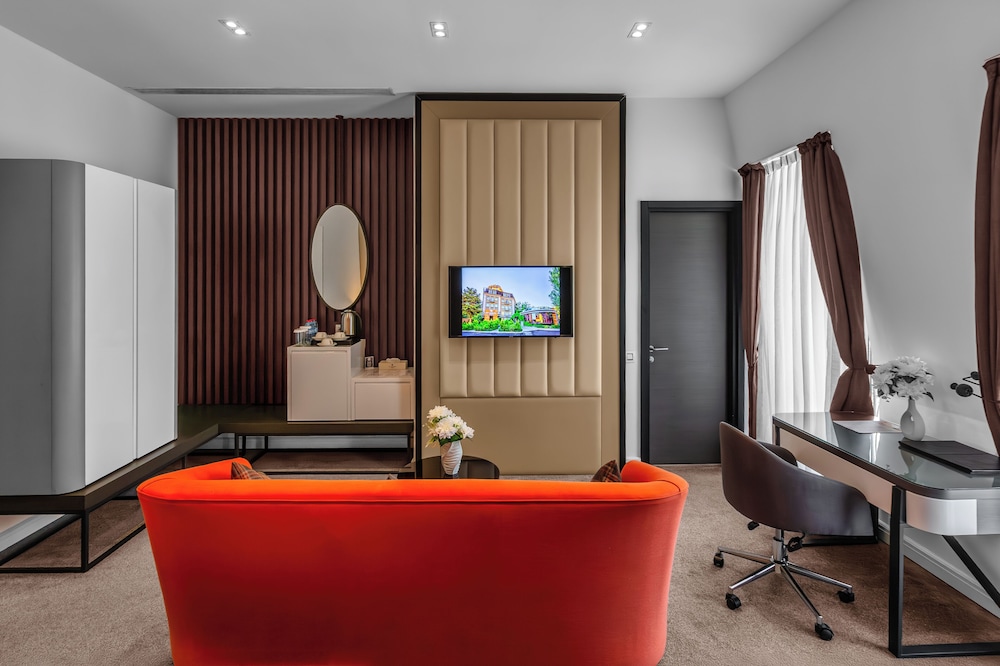 Ivy Garden Hotel 35/44