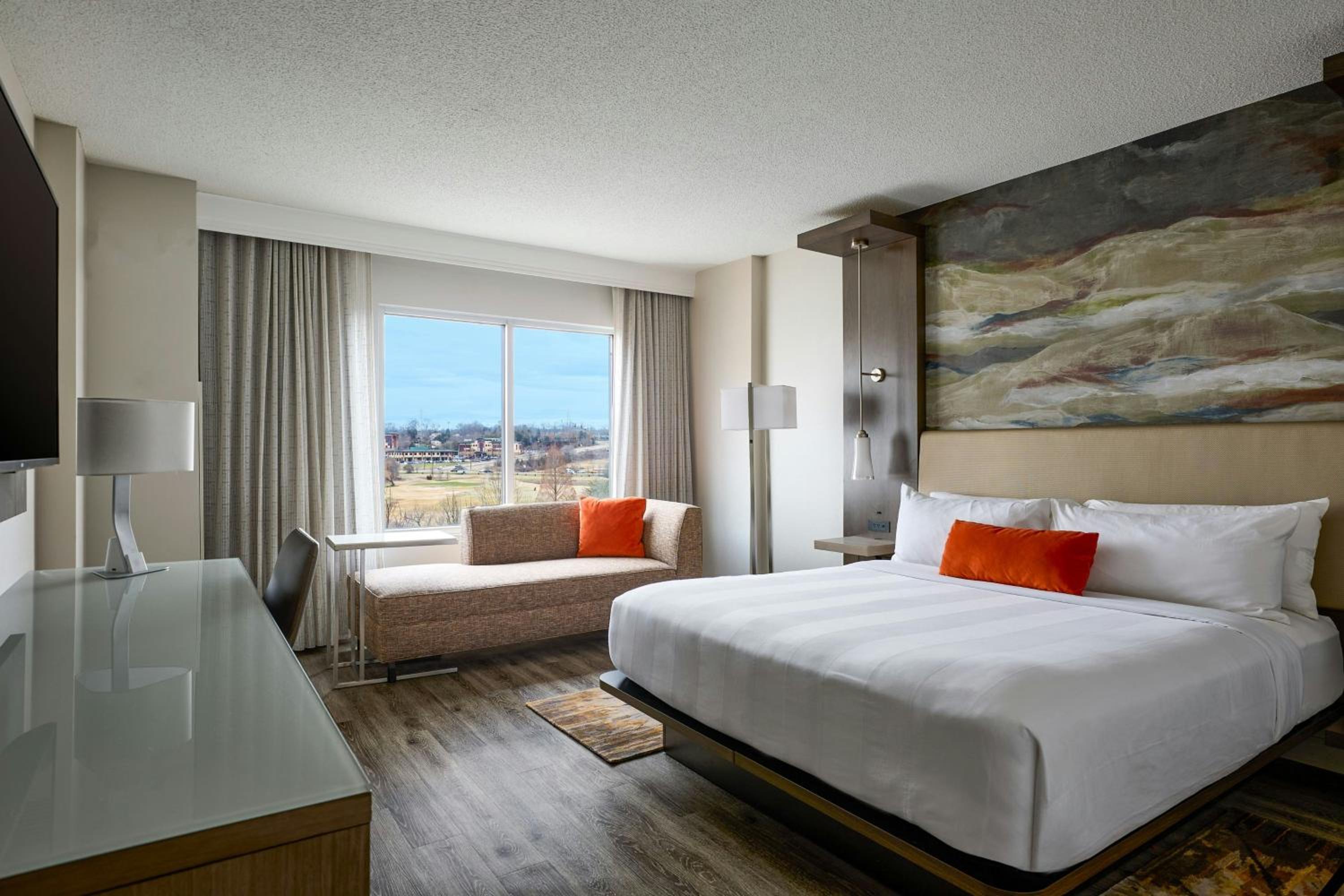 Renovated, King Bed, Accessible، Marriott Meadowview Conference Resort Convention Center 3/10
