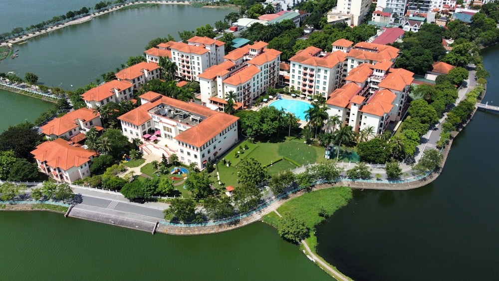 Diamond Westlake Suites 38/50
