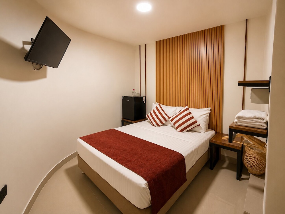 Ethnic Thematic Hotel 20/50