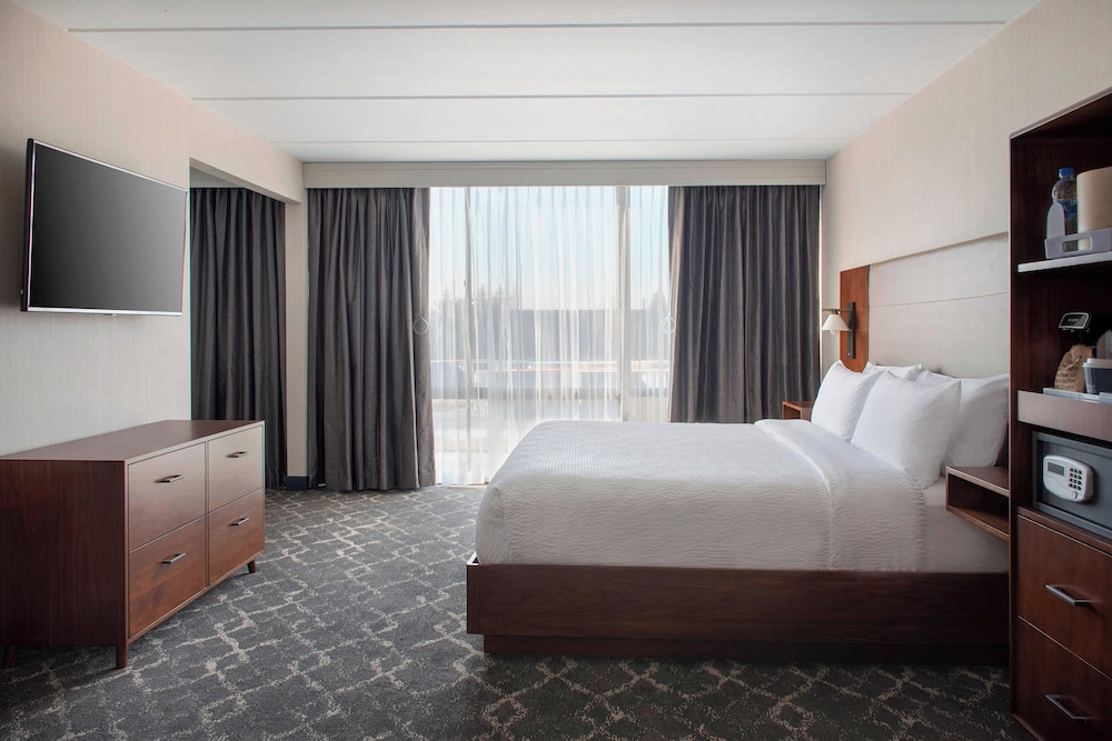 1 Bedroom, Junior Suite, King Bed, Sofa