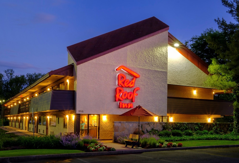 Red Roof Inn Parsippany 1/34
