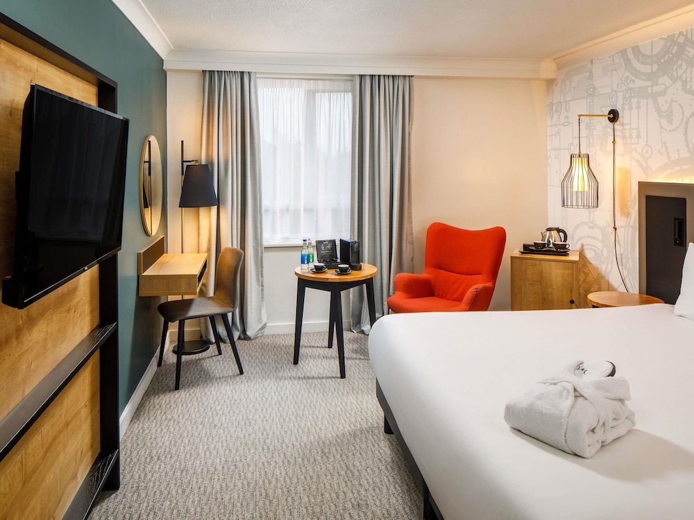 Mercure Birmingham West Hotel 6/63
