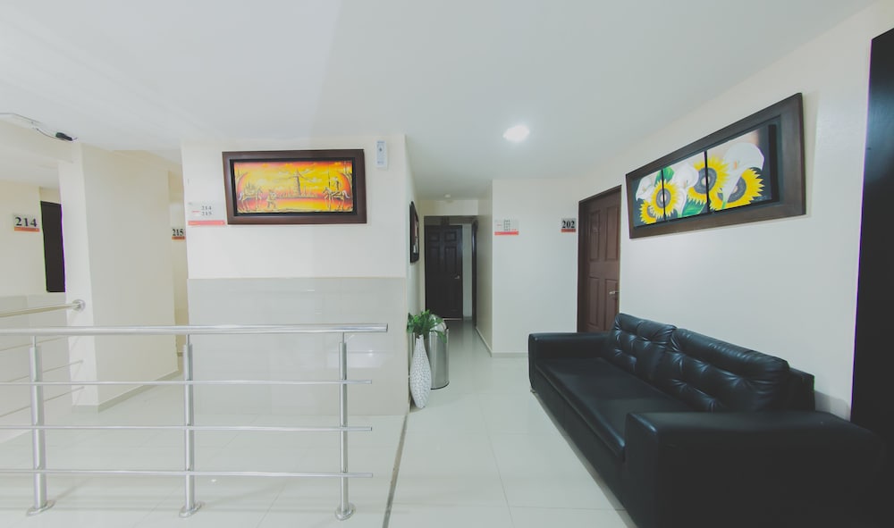 Hotel Marina Suites by GEH Suites 11/37