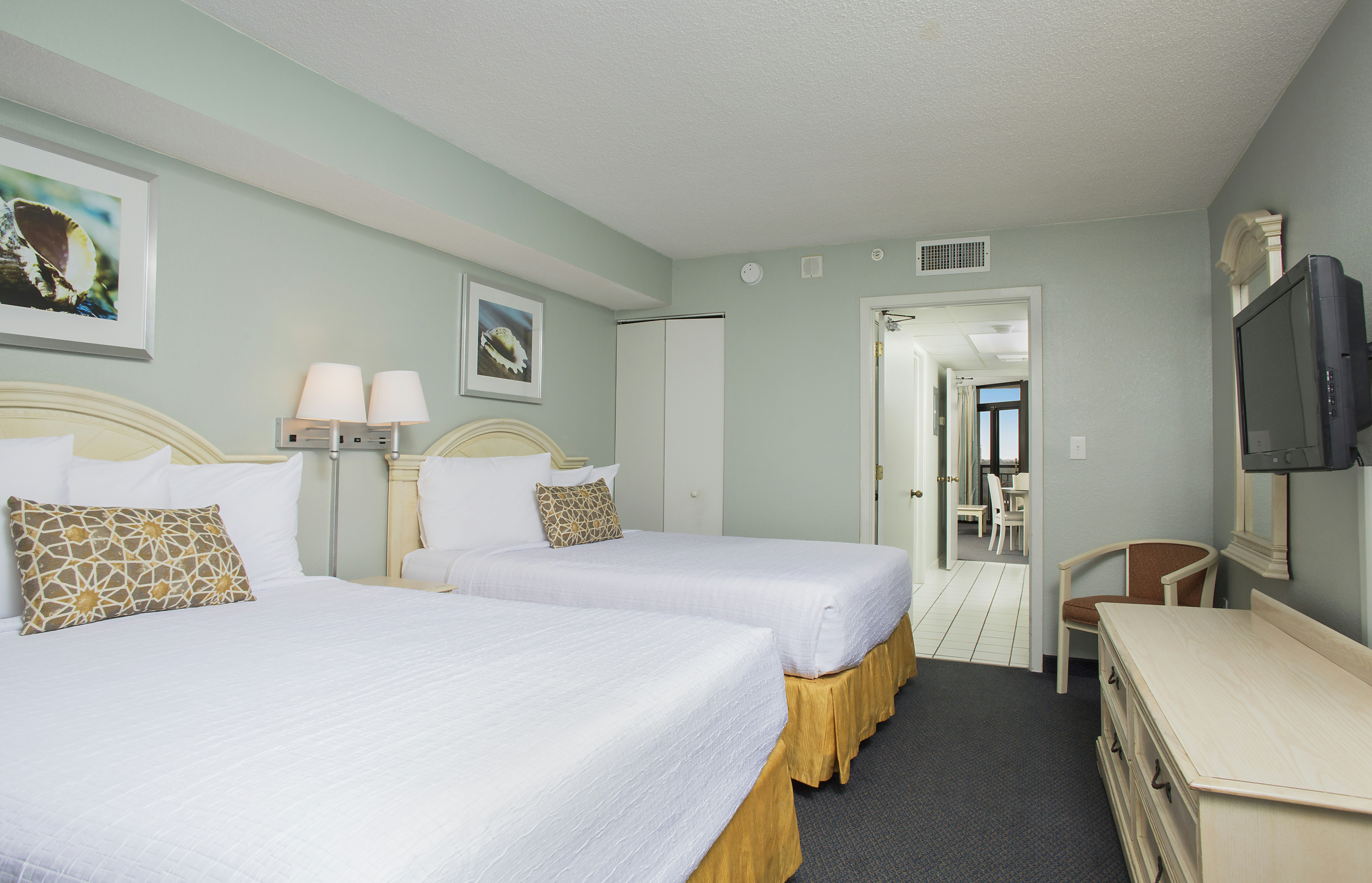 Grande Shores Ocean Resorts Condominiums 16/49