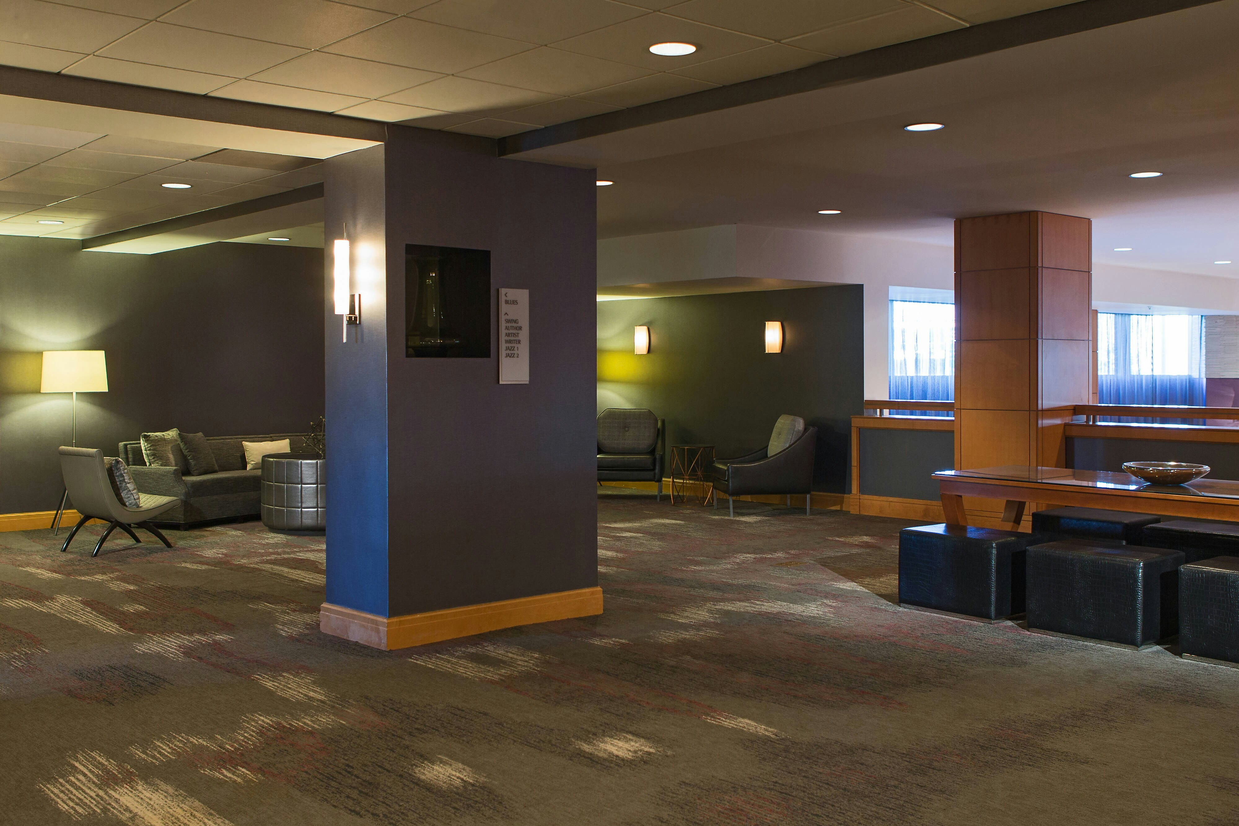 Renaissance Chicago O'hare Suites 37/47