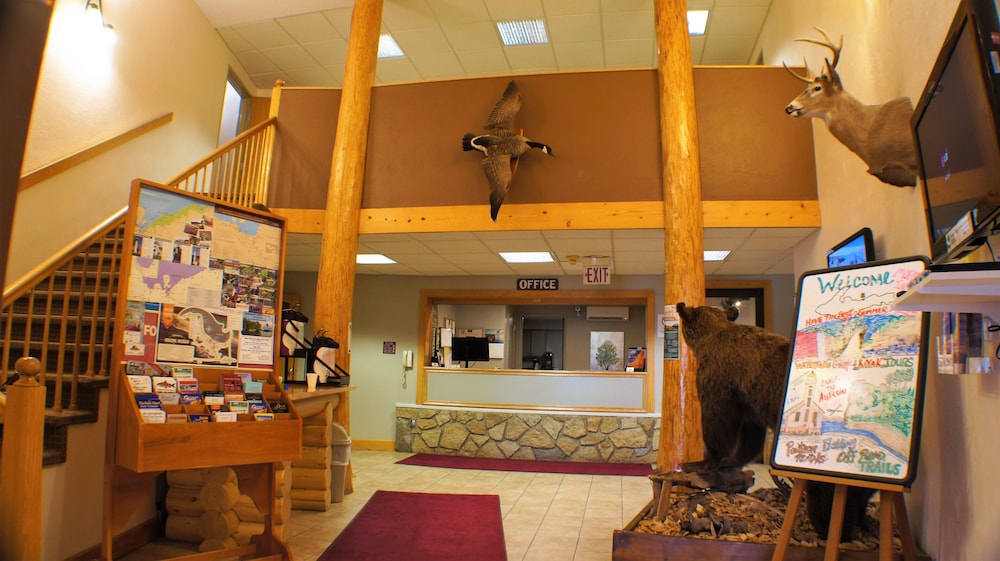 Pictured Rocks Inn & Suites 6/70