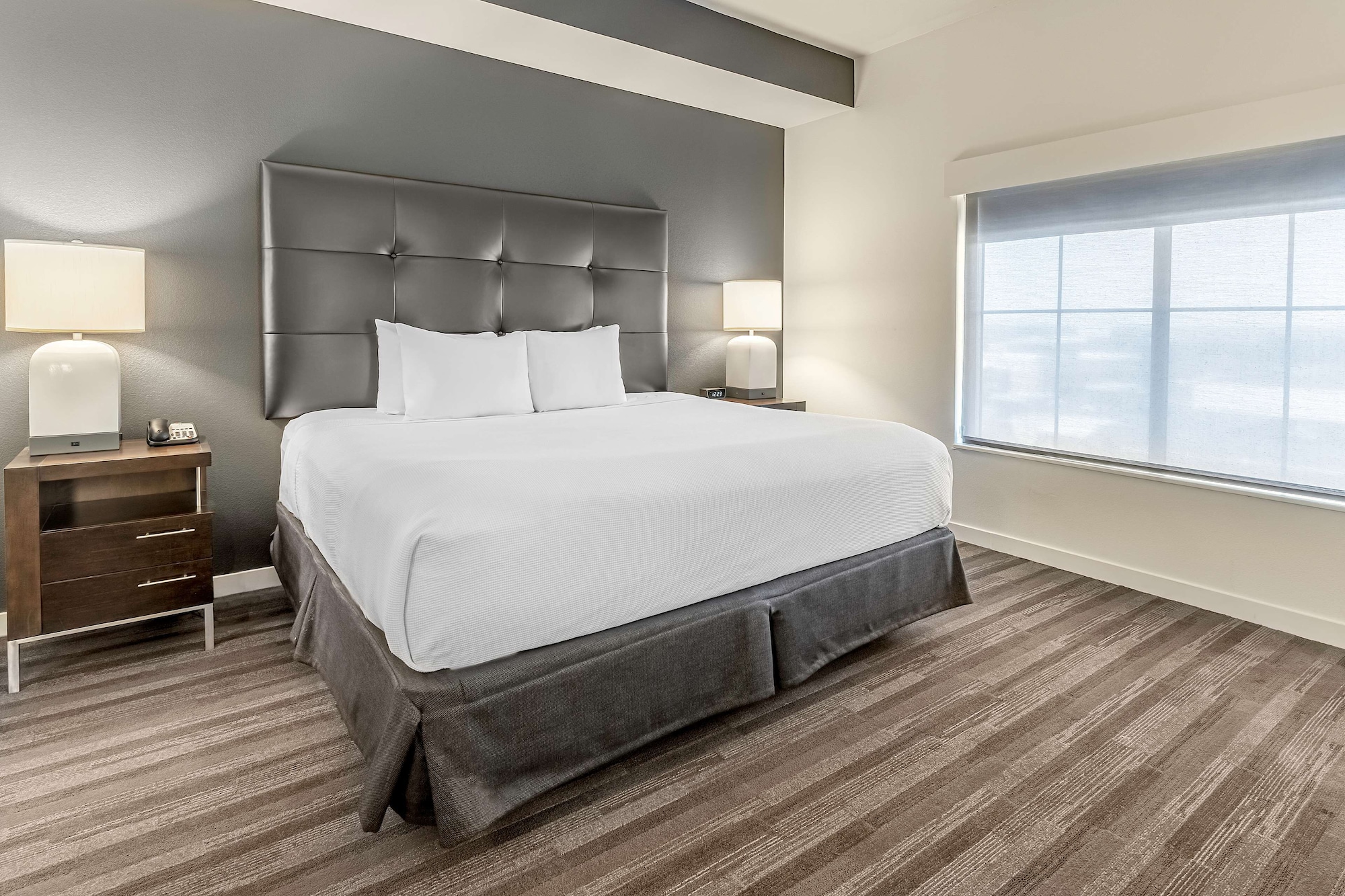 STUDIO, SUITE, KING BED, SOFA, ACCESSIBLE