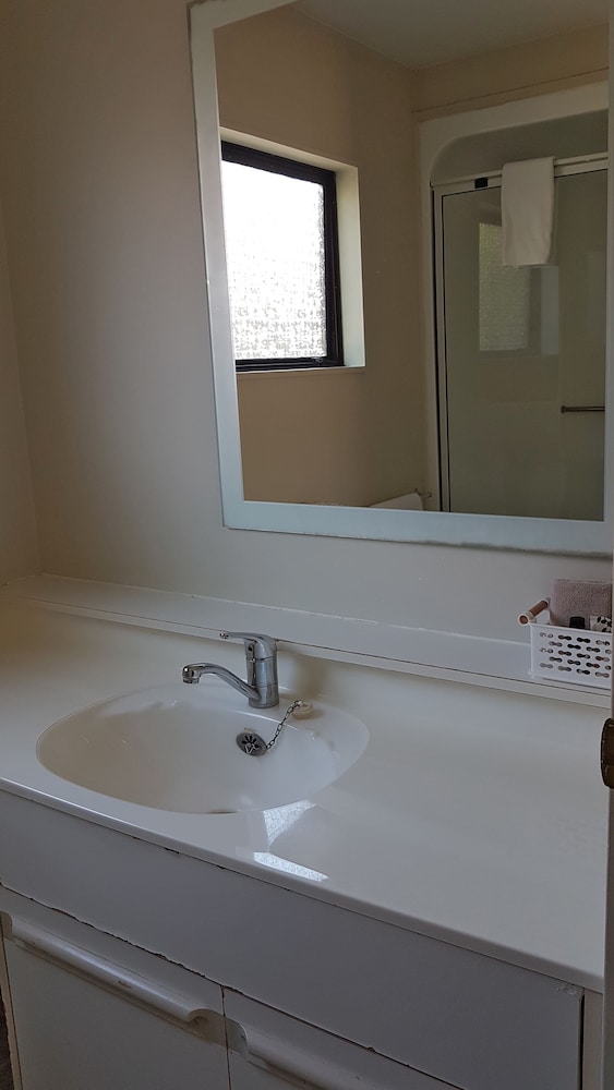 88 Wallace Court Motel 34/36