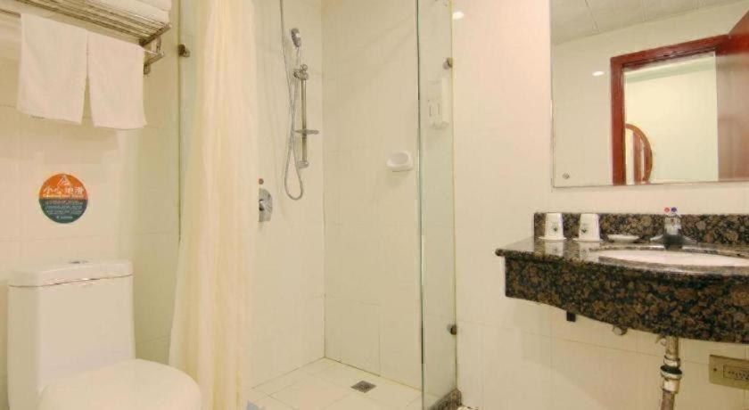 GreenTree Inn Chongqing Longhu Times Tianjie Xietaizi Subway Station Hotel 48/50