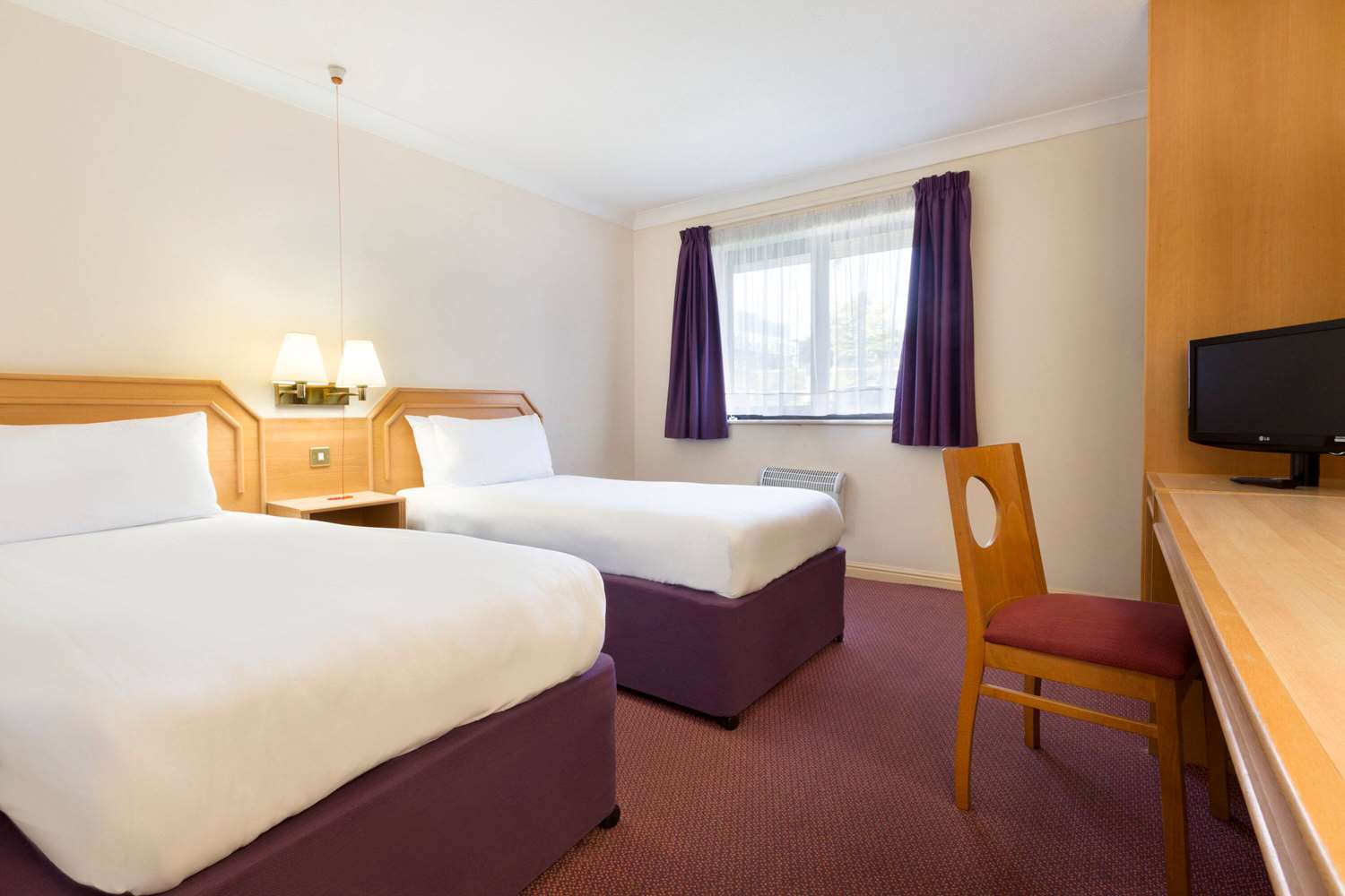Days Inn by Wyndham Southampton Rownhams 4/10