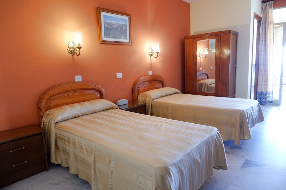 Central Hotel 28/60