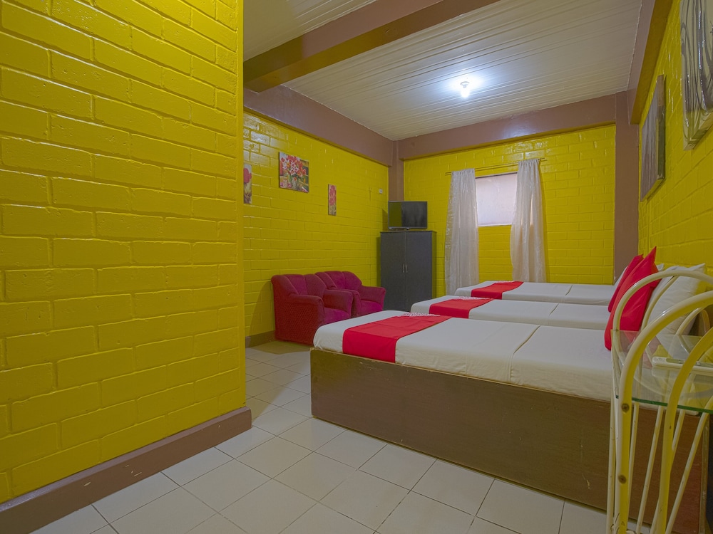 La Maria Pension & Tourist Inn Hotel 24/51
