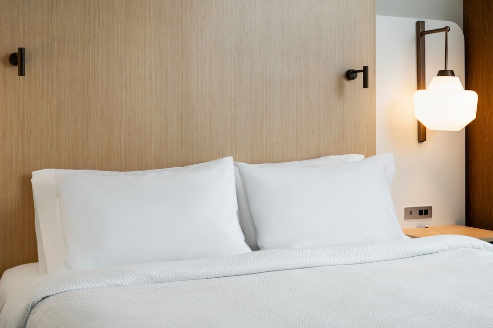 Fairfield Inn & Suites by Marriott North Bay 20/50