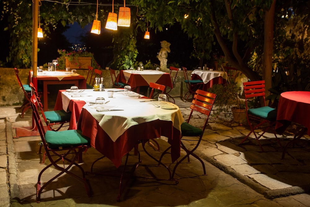 Hotel Villa Sermolli 34/50