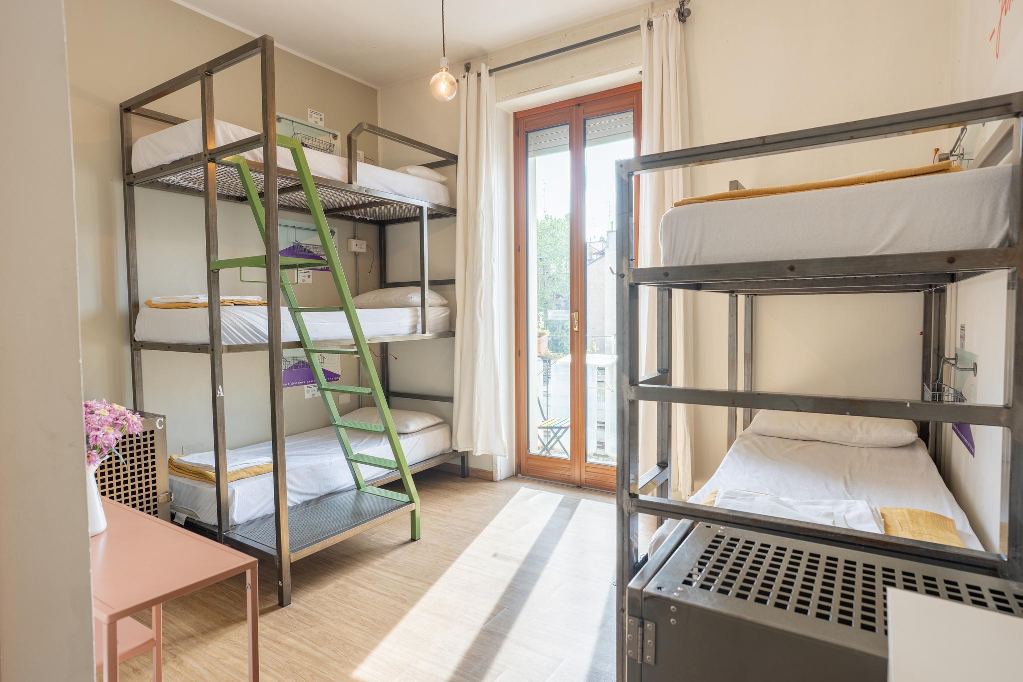 Room, Quintuple