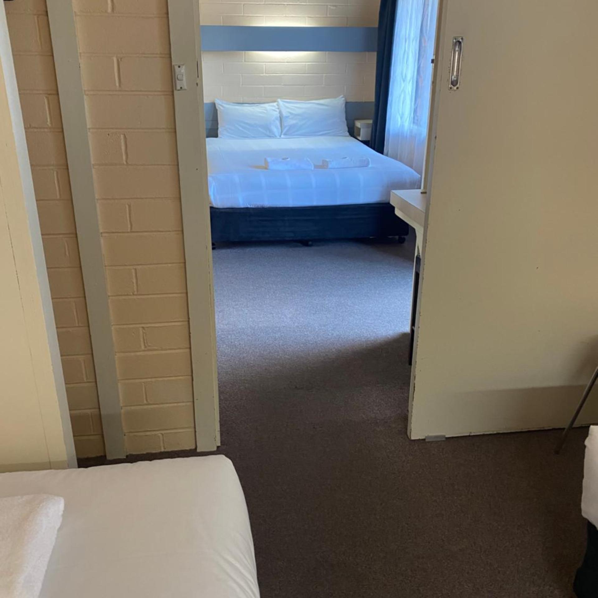 Mahogany Motel 19/29