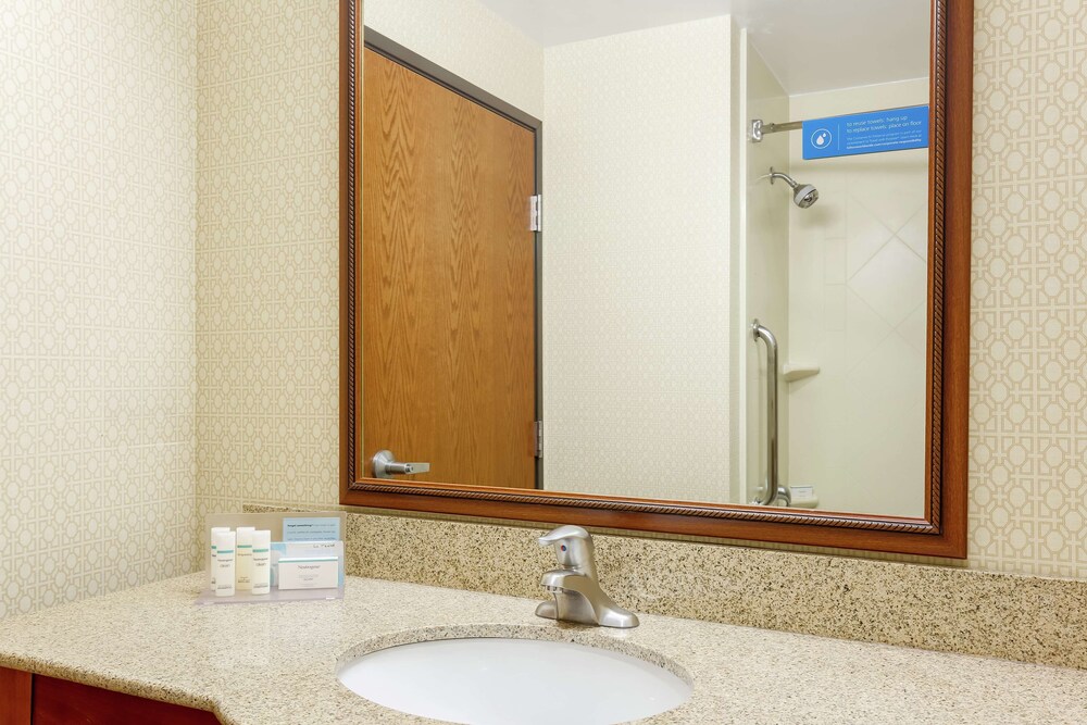 Hampton Inn Suites Dallas Allen 24/51
