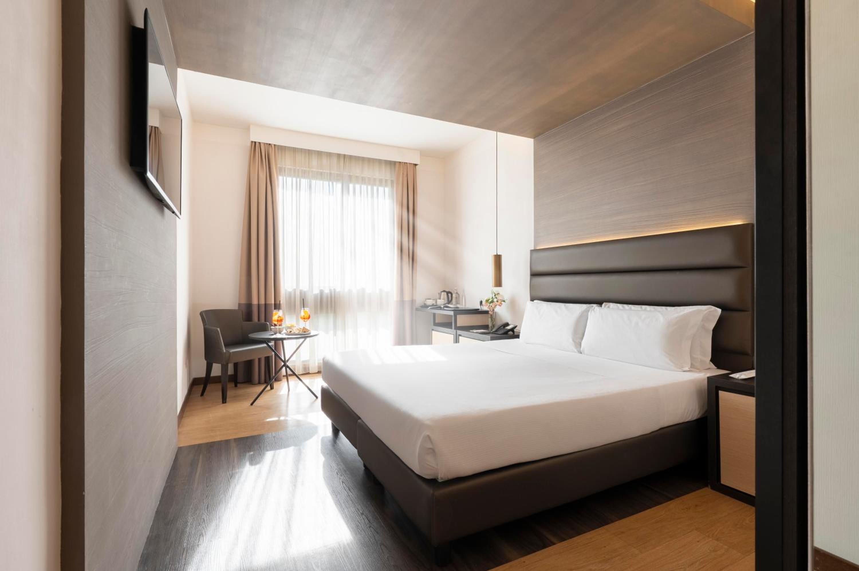 غرفة كلاسيكية بسرير كوين، Warmthotel 5/10