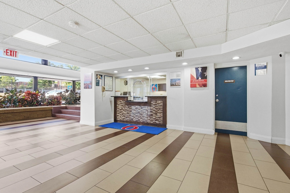 Motel6 Washington, DC 11/66