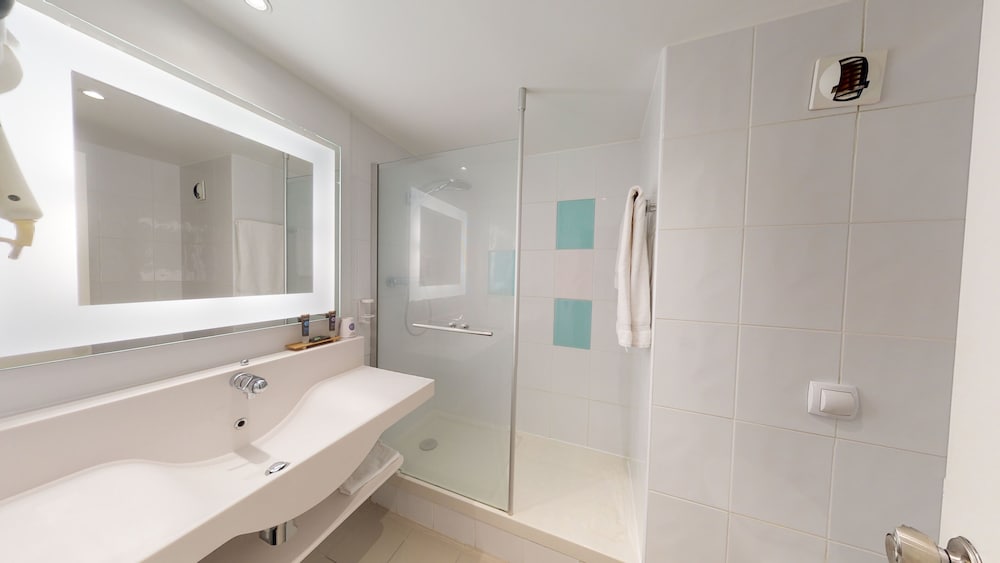 Novotel Lyon Gerland Musee des Confluences 60/62