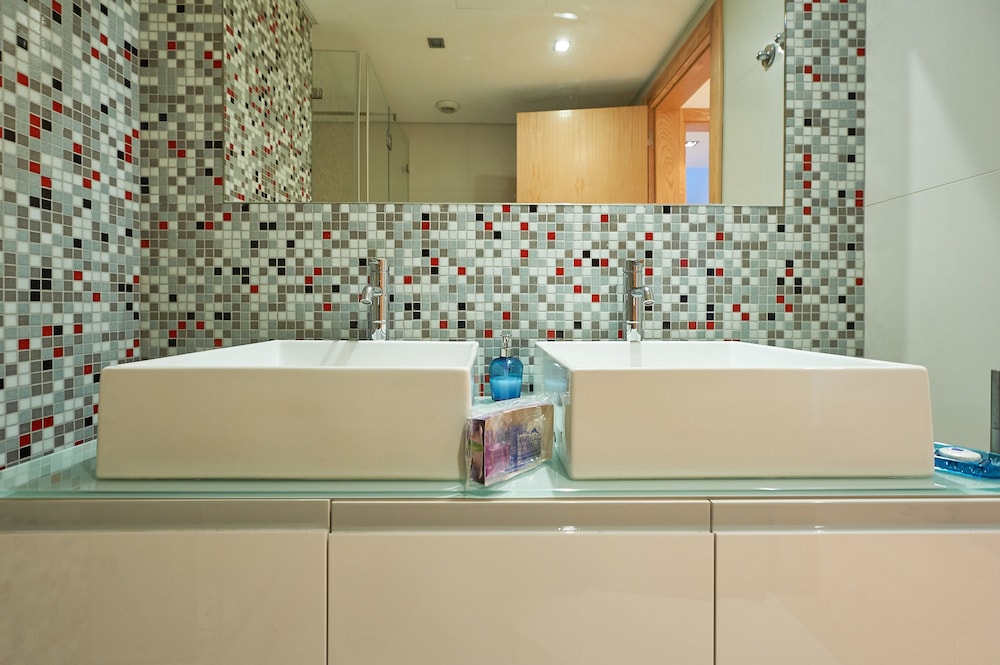 Beguest Lisbon Premium Suites 1/37