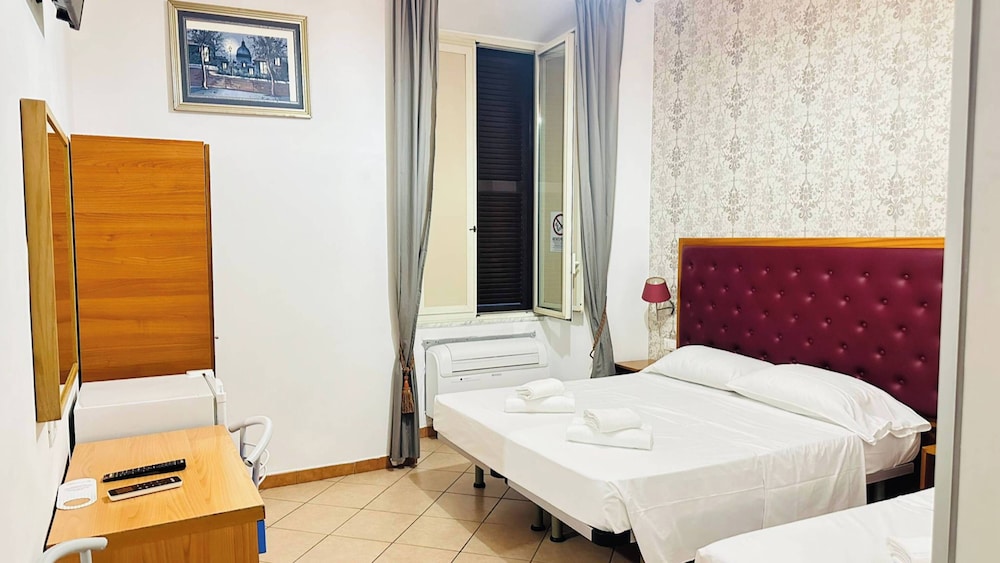 DELUXE, DOUBLE BED