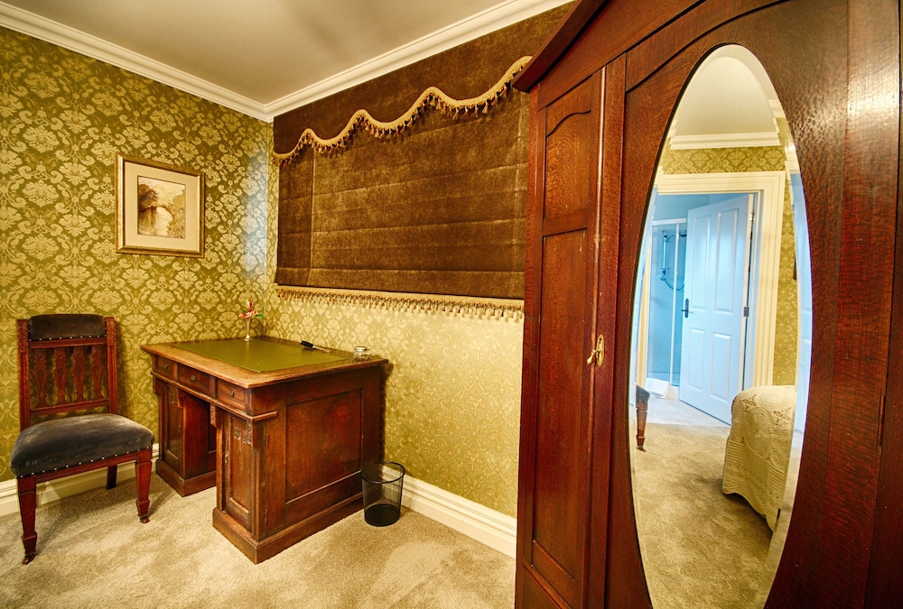Theatre Royal Hotel 11/50