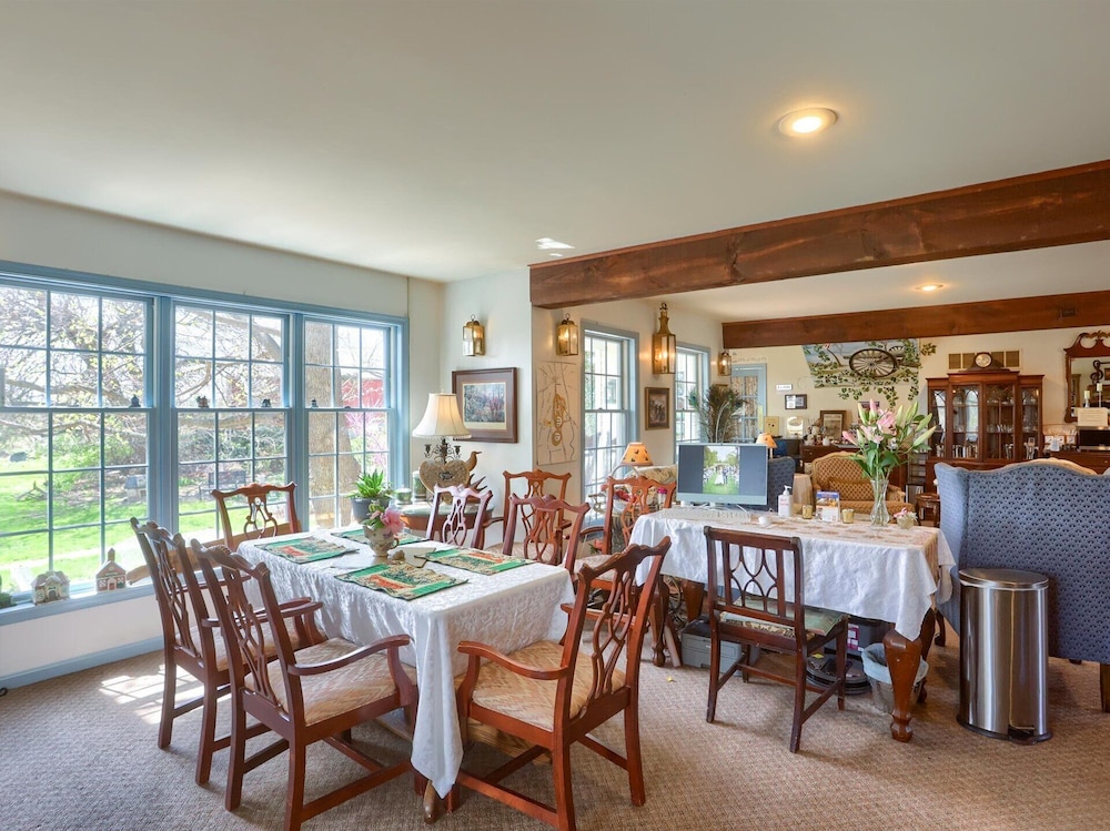 Battlefield Bed &amp; Breakfast Inn 60/76