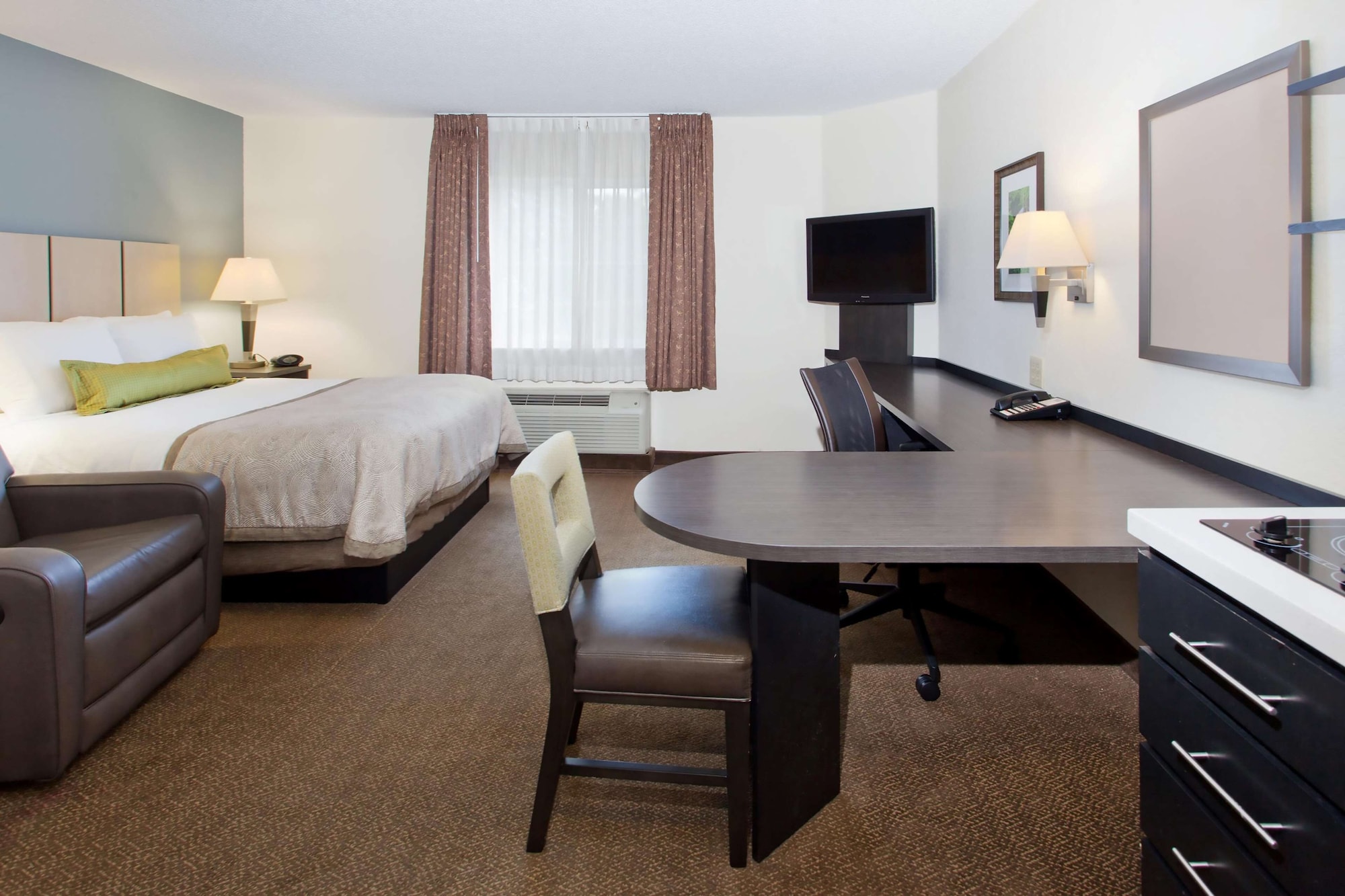 STUDIO, SUITE, QUEEN BED, ACCESSIBLE