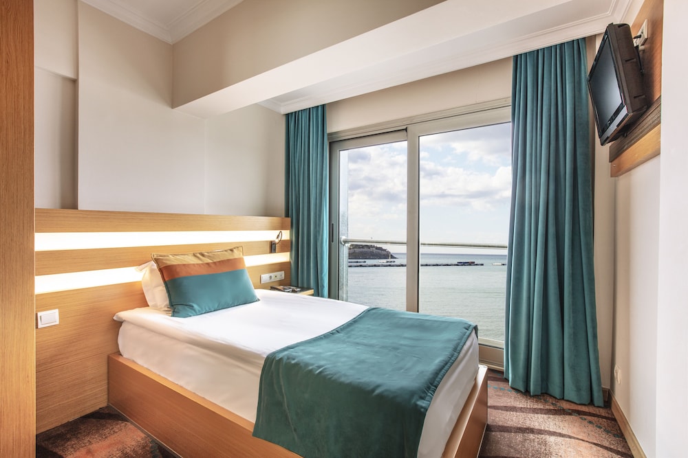 Ilayda Hotel 17/68