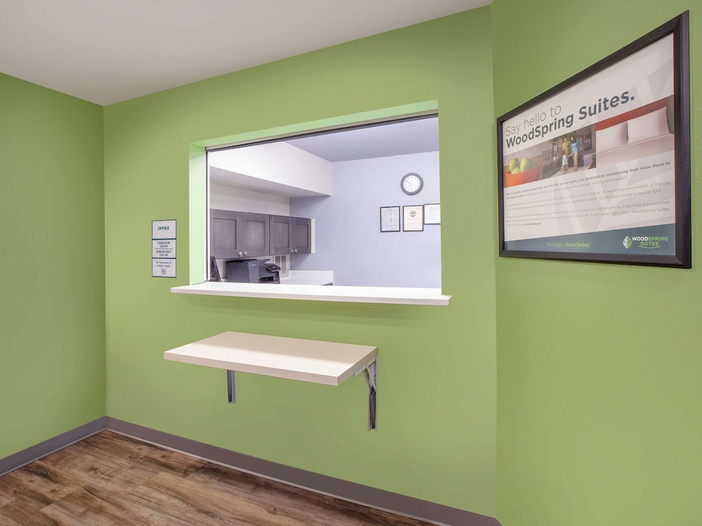WoodSpring Suites San Antonio North Live Oak I-35 photo5