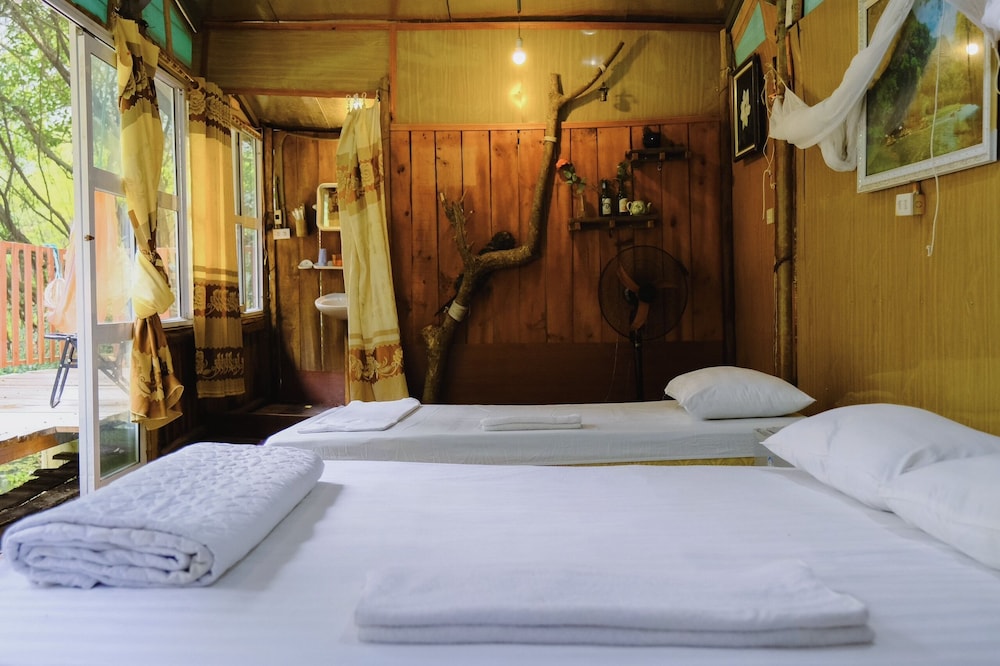 SUPERIOR, KING BED, MOUNTAIN SIDE, VALLEY VIEW
