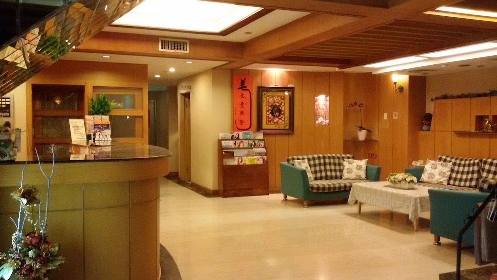 Riverside Hotel 6/50