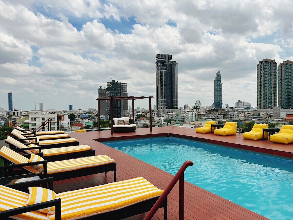 Miloft Sathorn Hotel 40/49