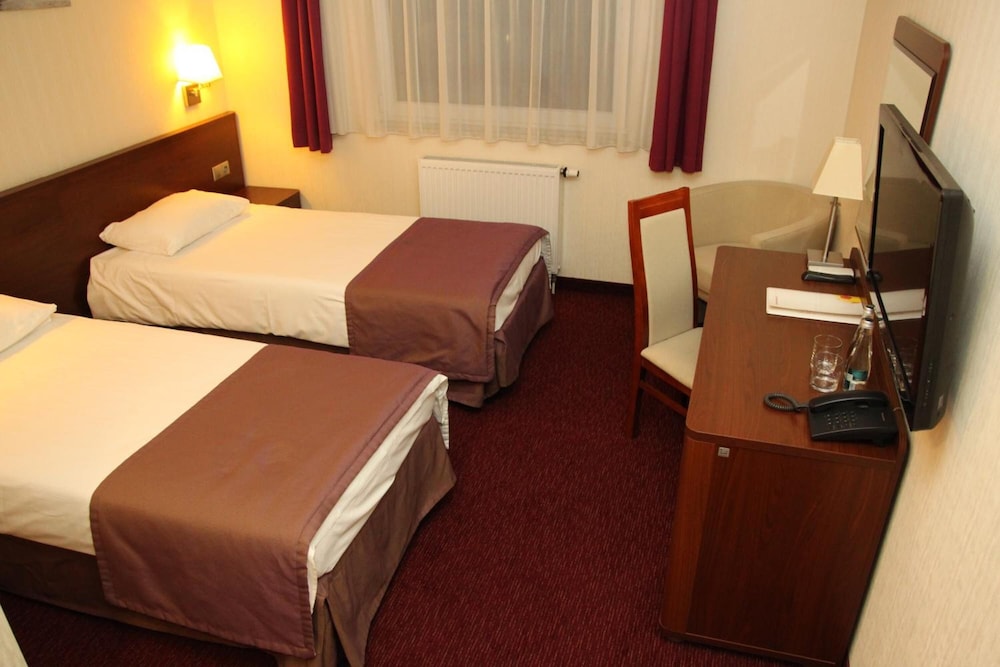 Hotel Arena Expo 11/30