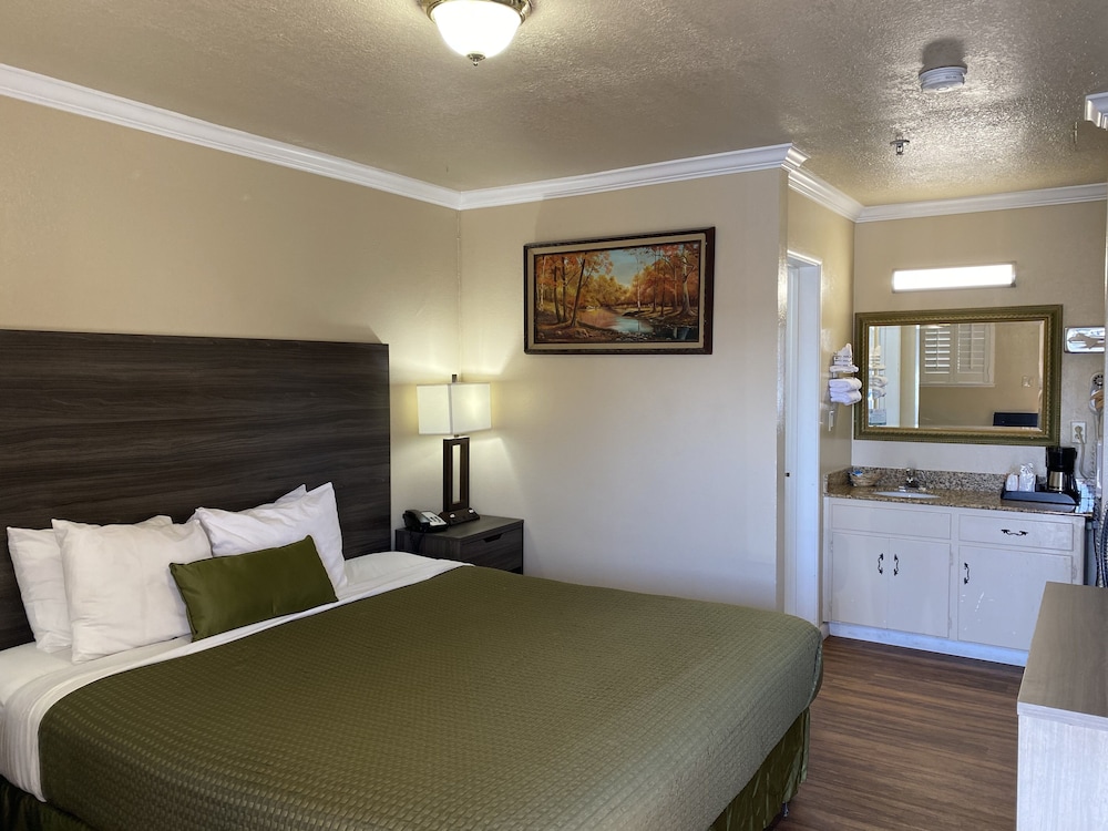 Holland Inn And Suites 16/51