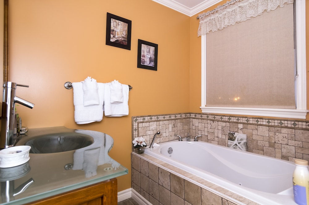 Whitsha Inn B&B 30/35