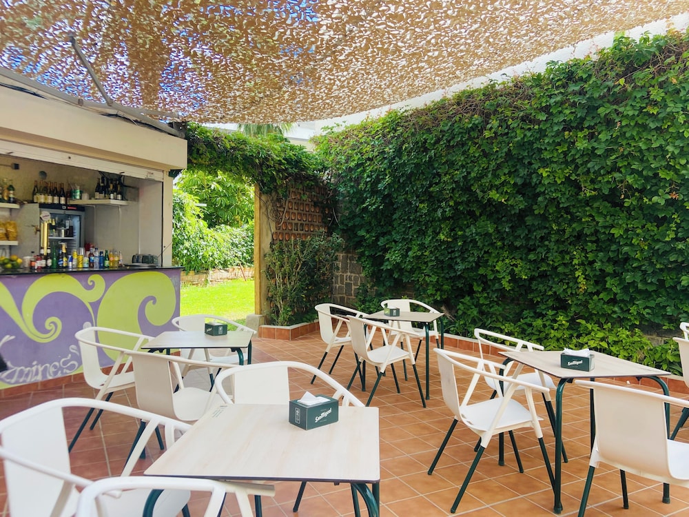 Hotel Los Jazmines 53/69