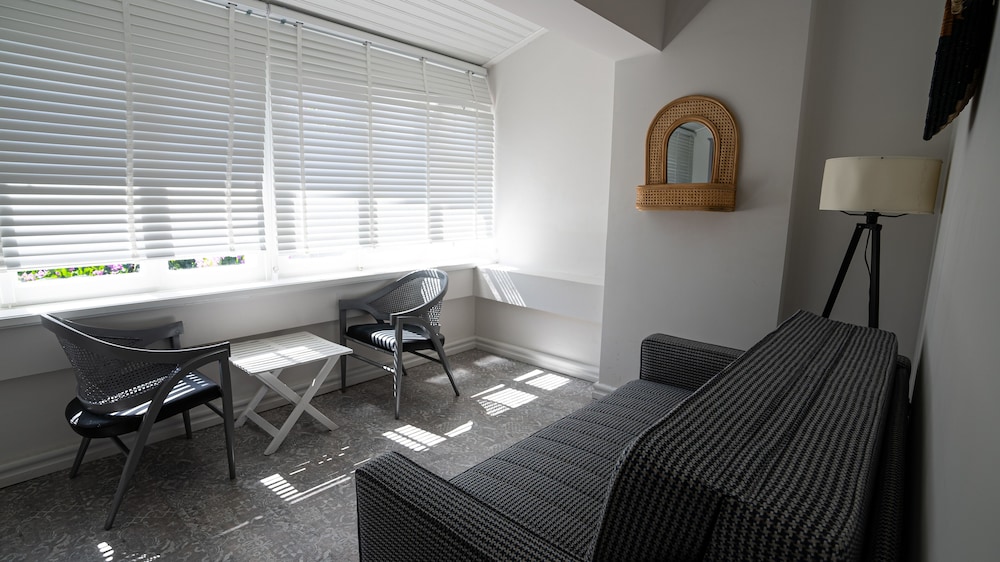Ece Suites Apart 49/50